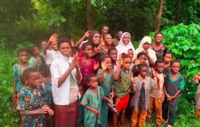 Photo of Oyo school children after regaining their freedom from bandits and kidnappers