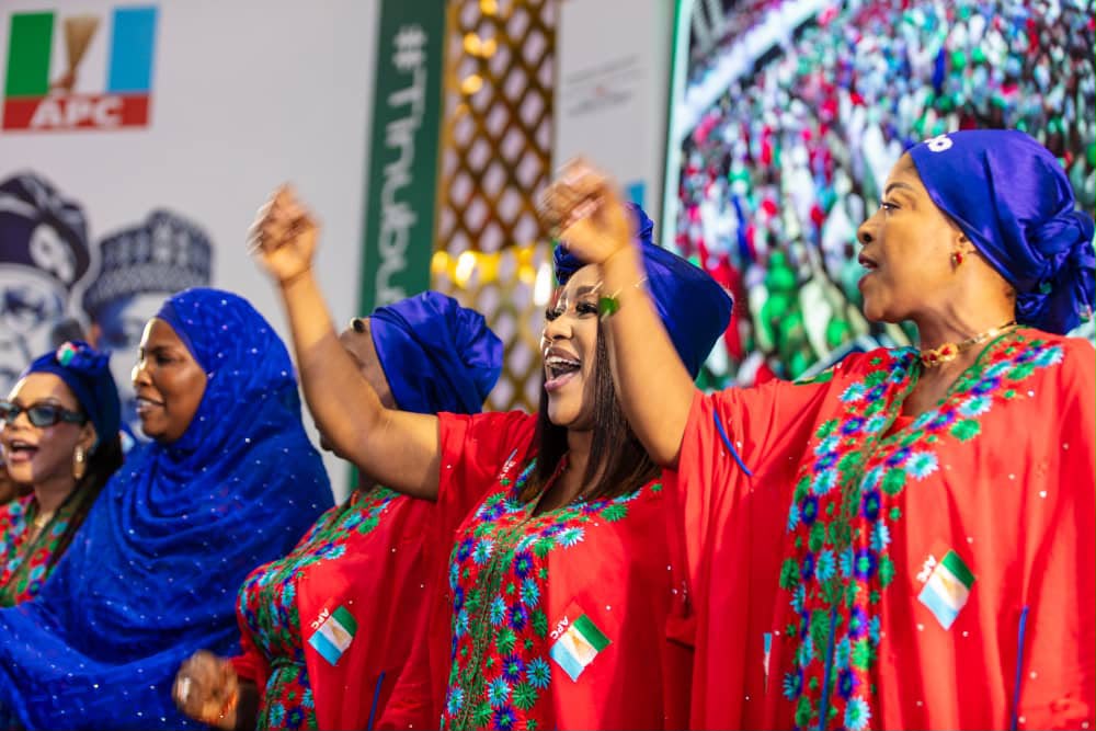 Betta Edu interacts with women stakeholders during the Abuja empowerment programme.